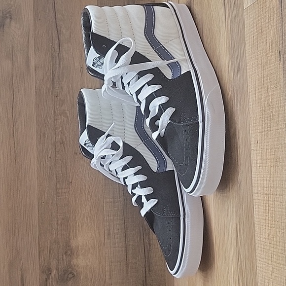 Van's SK8-Hi Brand new in the box no lid. - Picture 1 of 12
